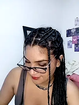 Renata Zoe online show from 10-19-25, 01:41