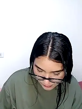 Renata Zoe online show from 10-15-25, 01:26