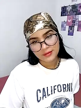 Renata Zoe online show from 09-27-25, 01:23