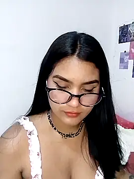 Renata Zoe online show from 10-06-25, 01:29
