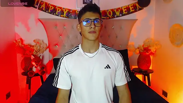 SalvadorFit online show from 10-24-25, 08:41