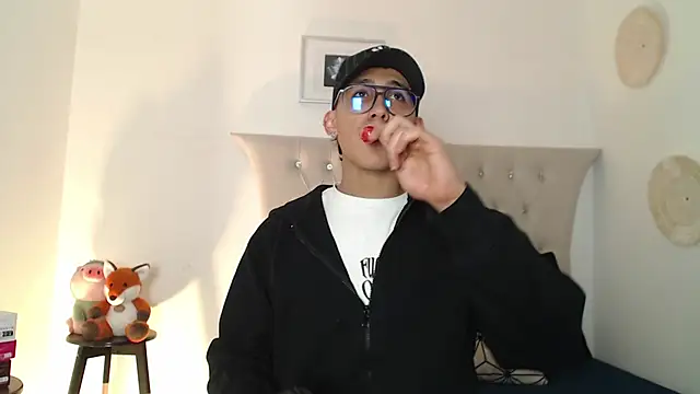 SalvadorFit online show from 11-18-25, 08:34