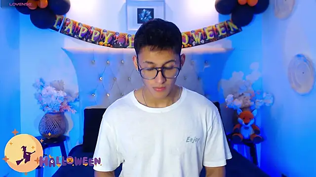 SalvadorFit online show from 10-26-25, 08:42