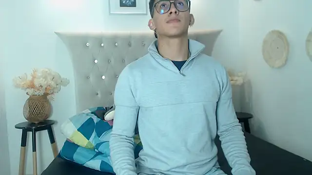 SalvadorFit online show from 11-04-25, 08:34