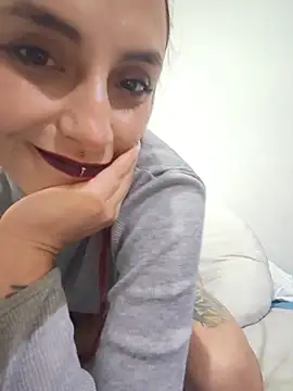 Snapshot of Anne_bh chatting on 05-30-26, 05:14 Anne bh online show from 05-30-26, 05:14