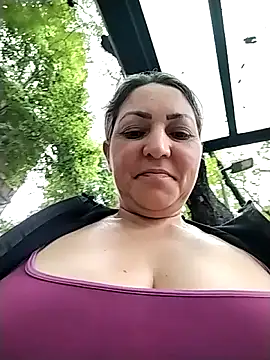 Lunita86 online show from 11-16-25, 10:31