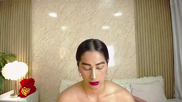 Snapshot of LawGoldman chatting on 10-28-25, 02:45 LawGoldman online show from 10-28-25, 02:45