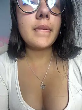 Snapshot of sacha_torres02 chatting on 06-07-26, 06:46 sacha torres02 online show from 06-07-26, 06:46