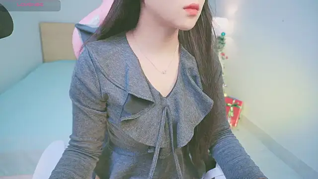 Snapshot of Cherry-26 chatting on 12-22-25, 02:22 Cherry-26 online show from 12-22-25, 02:22