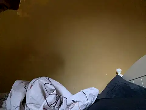 Snapshot of Randy9222 chatting on 10-16-25, 03:42 Randy9222 online show from 10-16-25, 03:42