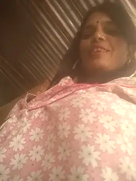 Snapshot of Hott_cutgirl chatting on 10-13-25, 10:17 Hott cutgirl online show from 10-13-25, 10:17