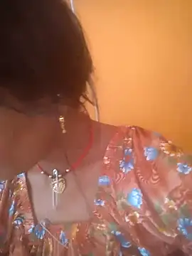 Snapshot of Hott_cutgirl chatting on 10-05-25, 03:19 Hott cutgirl online show from 10-05-25, 03:19