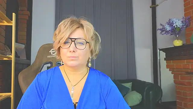 Marta Wils online show from 11-18-25, 05:22