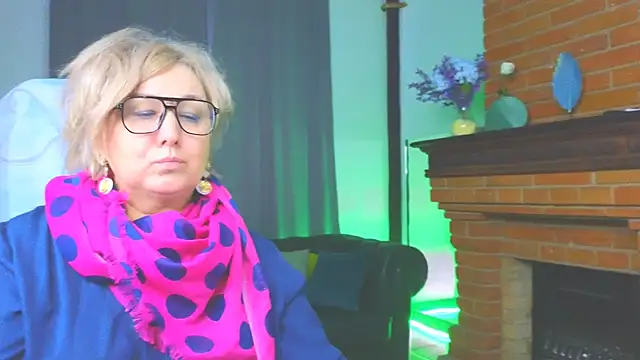 Marta Wils online show from 12-16-25, 06:28