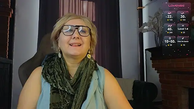 Marta Wils online show from 10-23-25, 02:43