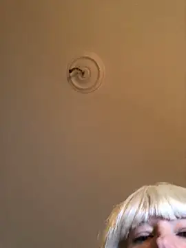 juliaoneandonly online show from 12-20-25, 07:06