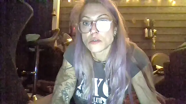 Snapshot of Fit4Kink chatting on 04-11-26, 12:29 Fit4Kink online show from 04-11-26, 12:29