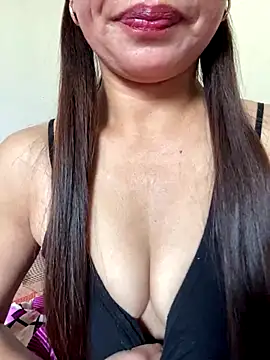 Milky-milk online show from 12-22-25, 02:33