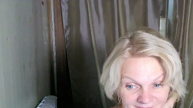 Snapshot of Zoe_Steell chatting on 09-28-25, 02:57 Zoe Steell online show from 09-28-25, 02:57