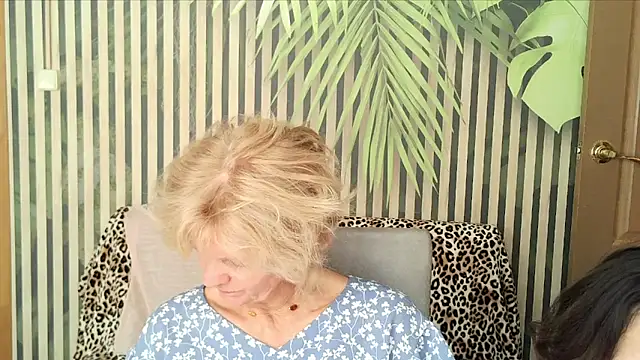 Snapshot of Zoe_Steell chatting on 09-23-25, 07:15 Zoe Steell online show from 09-23-25, 07:15