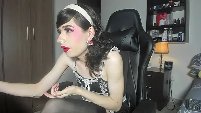 Snapshot of urLittlesissy chatting on 07-15-26, 03:46 urLittlesissy online show from 07-15-26, 03:46