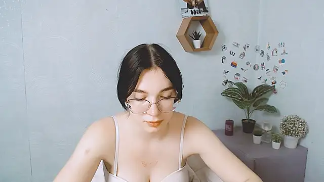 Snapshot of MiraBabe_ chatting on 10-08-25, 07:21 MiraBabe  online show from 10-08-25, 07:21