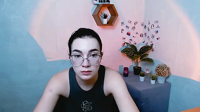 Snapshot of MiraBabe_ chatting on 09-19-25, 11:47 MiraBabe  online show from 09-19-25, 11:47