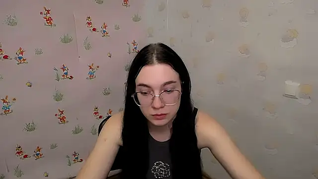 Snapshot of MiraBabe_ chatting on 10-28-25, 09:52 MiraBabe  online show from 10-28-25, 09:52