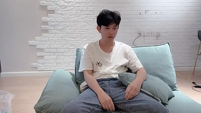 xlong00099 online show from 09-19-25, 07:45