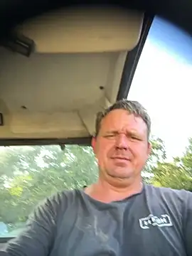 Handbanana87 online show from 10-15-25, 09:12