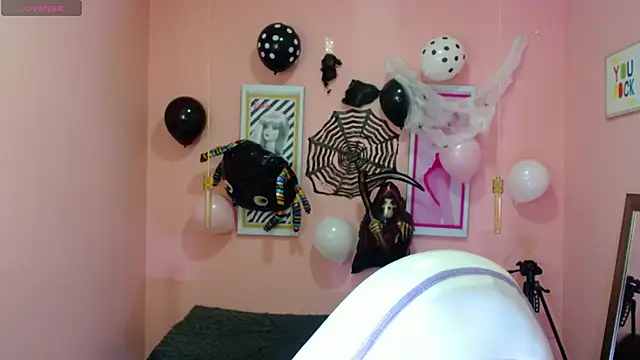 Bunny poison online show from 10-25-25, 02:17