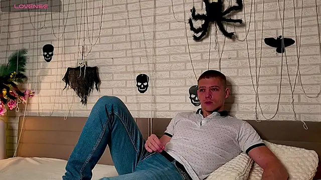 GarettVoss online show from 10-24-25, 06:01