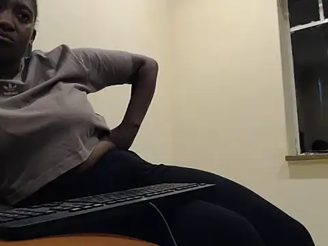 Snapshot of Kinkytoll chatting on 09-18-25, 04:54 Kinkytoll online show from 09-18-25, 04:54