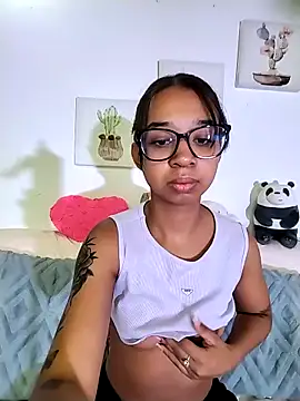 Suzanelee1 online show from 09-19-25, 01:15