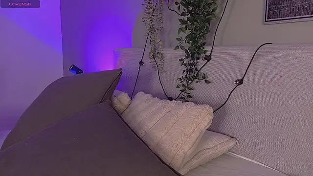 KeendraFox  online show from 03-17-26, 10:18