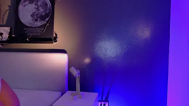 KeendraFox  online show from 11-18-25, 10:29