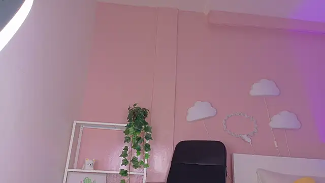 Snapshot of KeendraFox_ chatting on 07-17-26, 09:28 KeendraFox online show from 07-17-26, 09:28