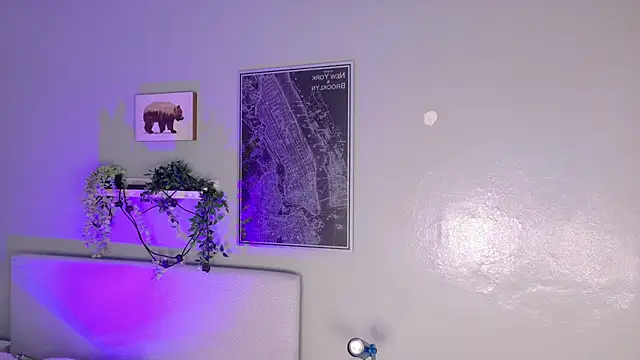 KeendraFox  online show from 04-12-26, 11:35