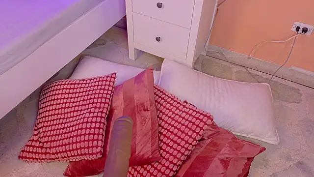 KeendraFox  online show from 11-15-25, 10:30