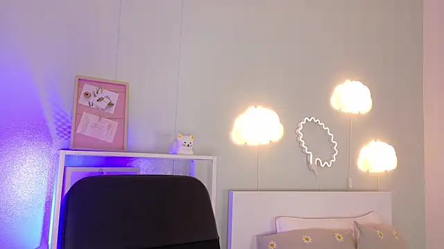 KeendraFox  online show from 10-24-25, 10:25