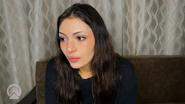 Snapshot of sweeet_strawberies chatting on 09-22-25, 04:24 sweeet strawberies online show from 09-22-25, 04:24