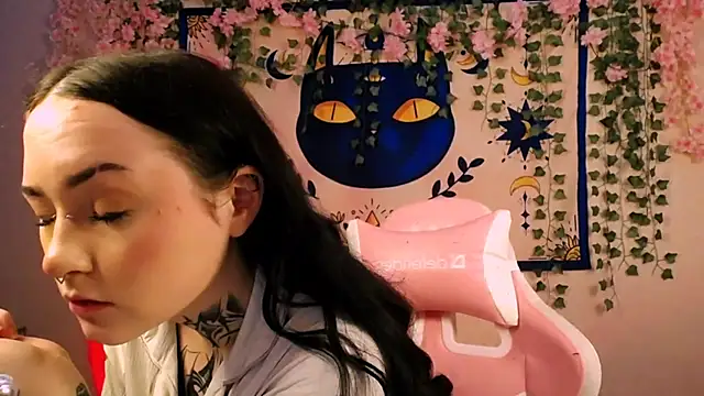 MollyKissy online show from 04-19-26, 06:36