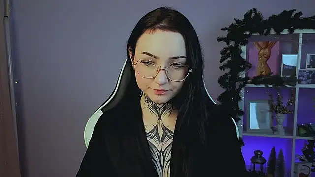 MollyKissy online show from 12-14-25, 08:09