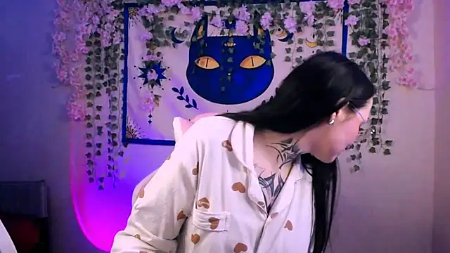 MollyKissy online show from 04-12-26, 04:49