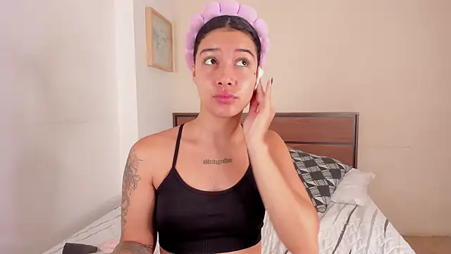 SofiaClarkson online show from 01-12-26, 01:07