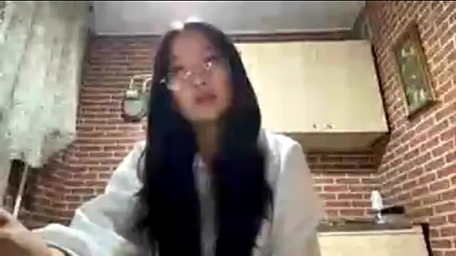 Snapshot of EmmaLeexth chatting on 09-28-25, 03:08 EmmaLeexth online show from 09-28-25, 03:08