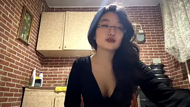 EmmaLeexth online show from 02-14-26, 02:06