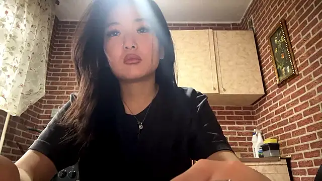 EmmaLeexth online show from 03-10-26, 10:08