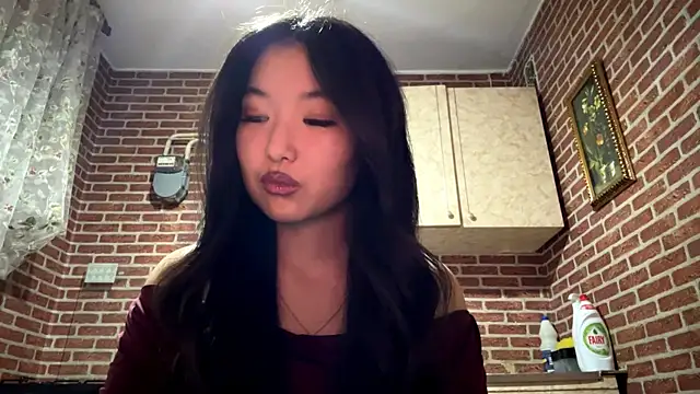 EmmaLeexth online show from 12-22-25, 02:06