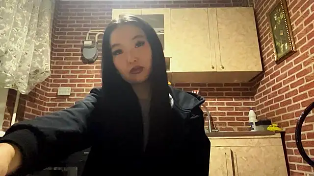 EmmaLeexth online show from 11-16-25, 01:27